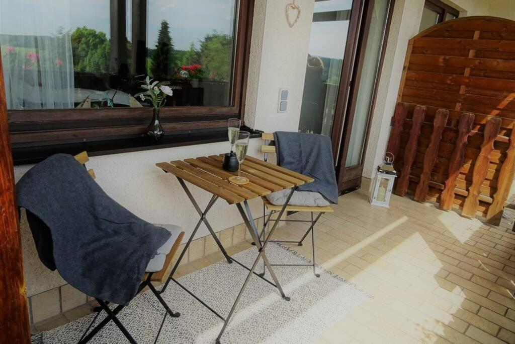 Modernes Apartment Mit Traumhaftem Blick Ins Gruene Braunlingen Exterior photo